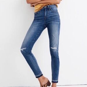 Madewell 9" High-Rise Skinny Jeans Distressed Raw Hem 26P. Excellent condition!